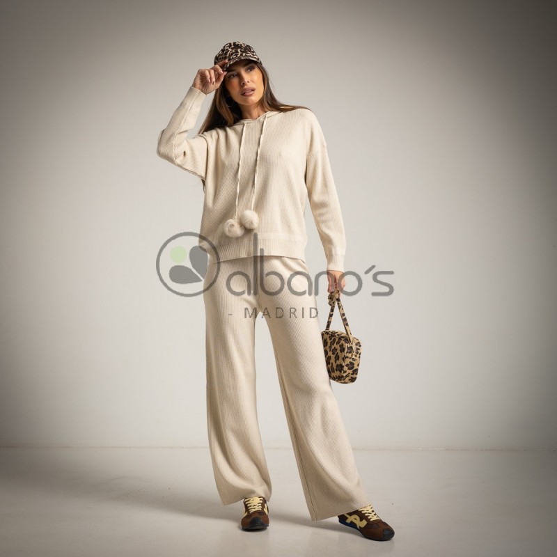 SET 2 PIEZAS TRICOT CAPUCHA POMPONES REF.1188-17