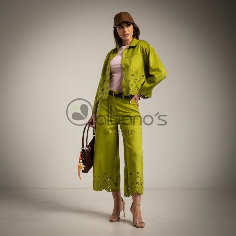 CAZADORA ANTELINA TROQUELADA REF.17199-53