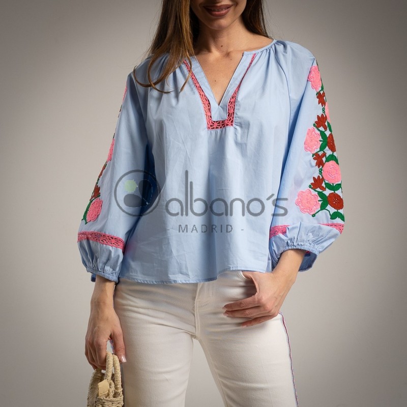 BLUSA BORDADOS ROSAS FLUOR REF.3539-44