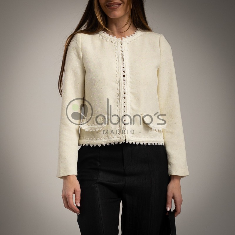 CHAQUETA FORRADA JACQUARD VIVOS PUNTILLA REF.100631-17